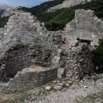 ruševine kaštela na brdu 2